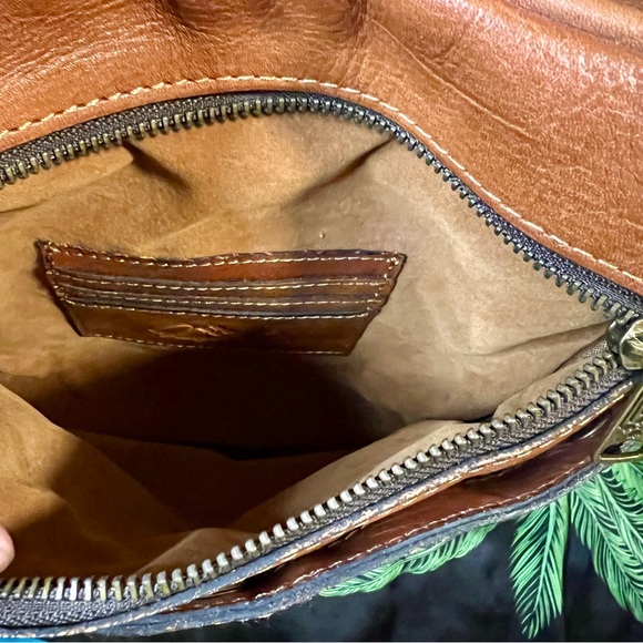 Patricia Nash Francesca Leather Embossed Crossbody Festival Boho Travel Bag Tan - Picture 6 of 14